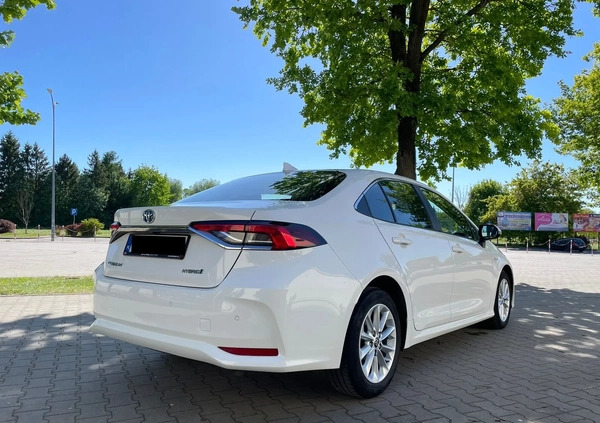 Toyota Corolla cena 72900 przebieg: 175000, rok produkcji 2020 z Białystok małe 37